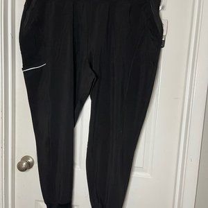 Cherokee Infinity Women's Mid Rise Tapered Jogger Scrub Pant